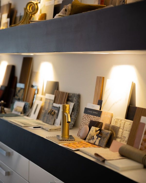 Campioni di materiali e finiture in showroom